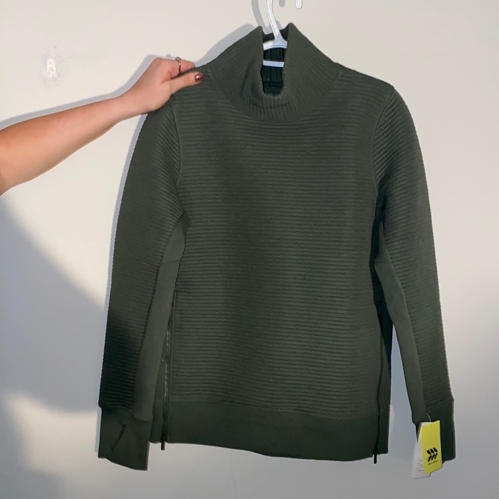 Quilted. Warm. Turtle neck.